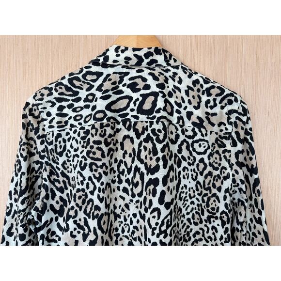 Chicos No Iron Leopard Print Tunic Shirt Womens Size 2 US 12 14 Large Pockets - Picture 5 of 11